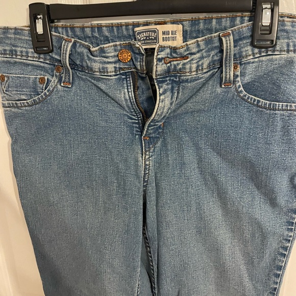 Levi Strauss denim blue jeans - Picture 2 of 7